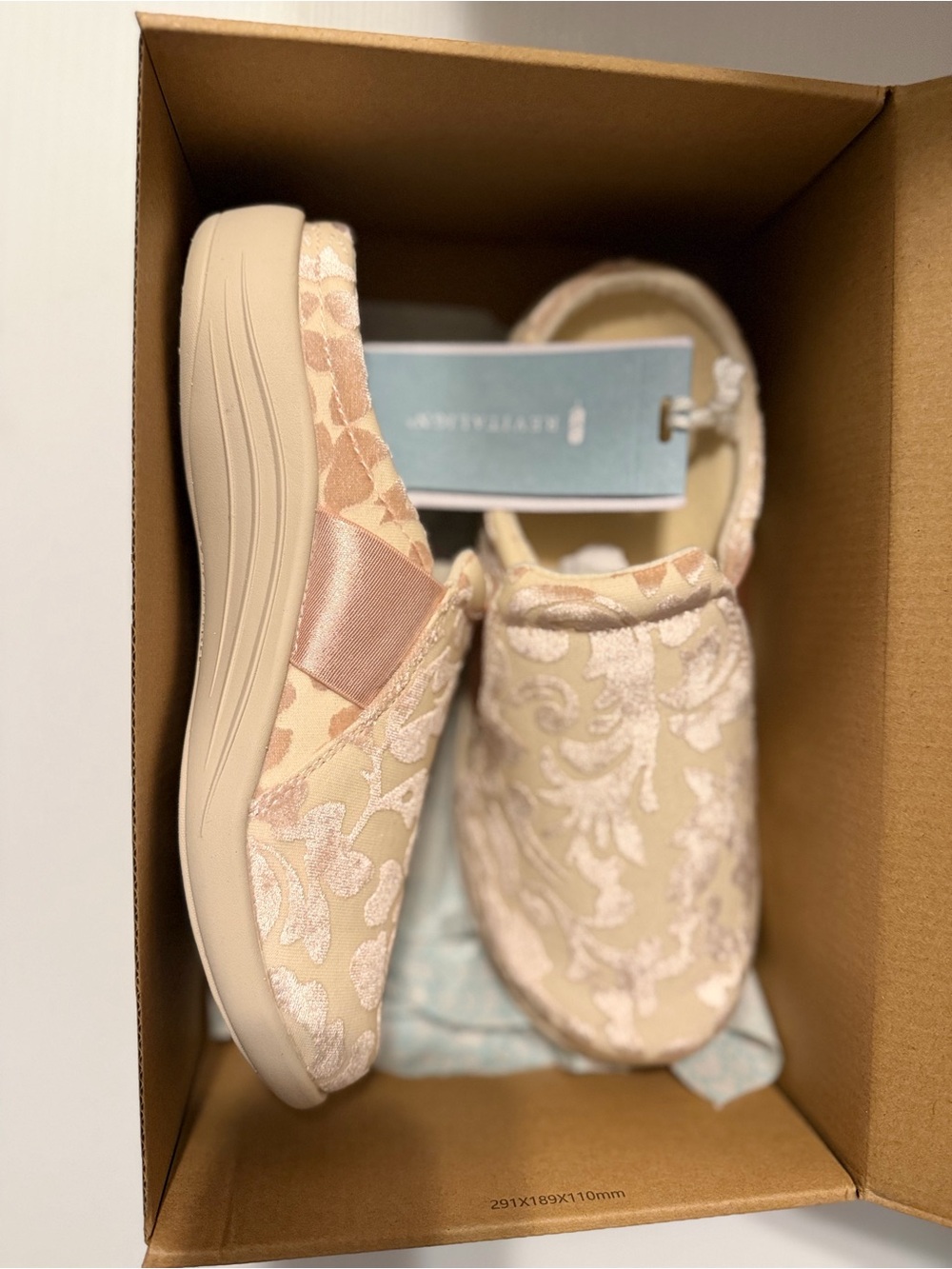 Waco Revitalign Women’s Slide in beige and light pink